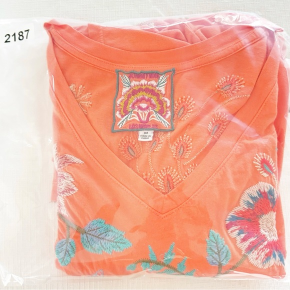 Johnny Was GRACE FLUTTER SLEEVE TEE Embroidered Tee medium - Picture 7 of 8